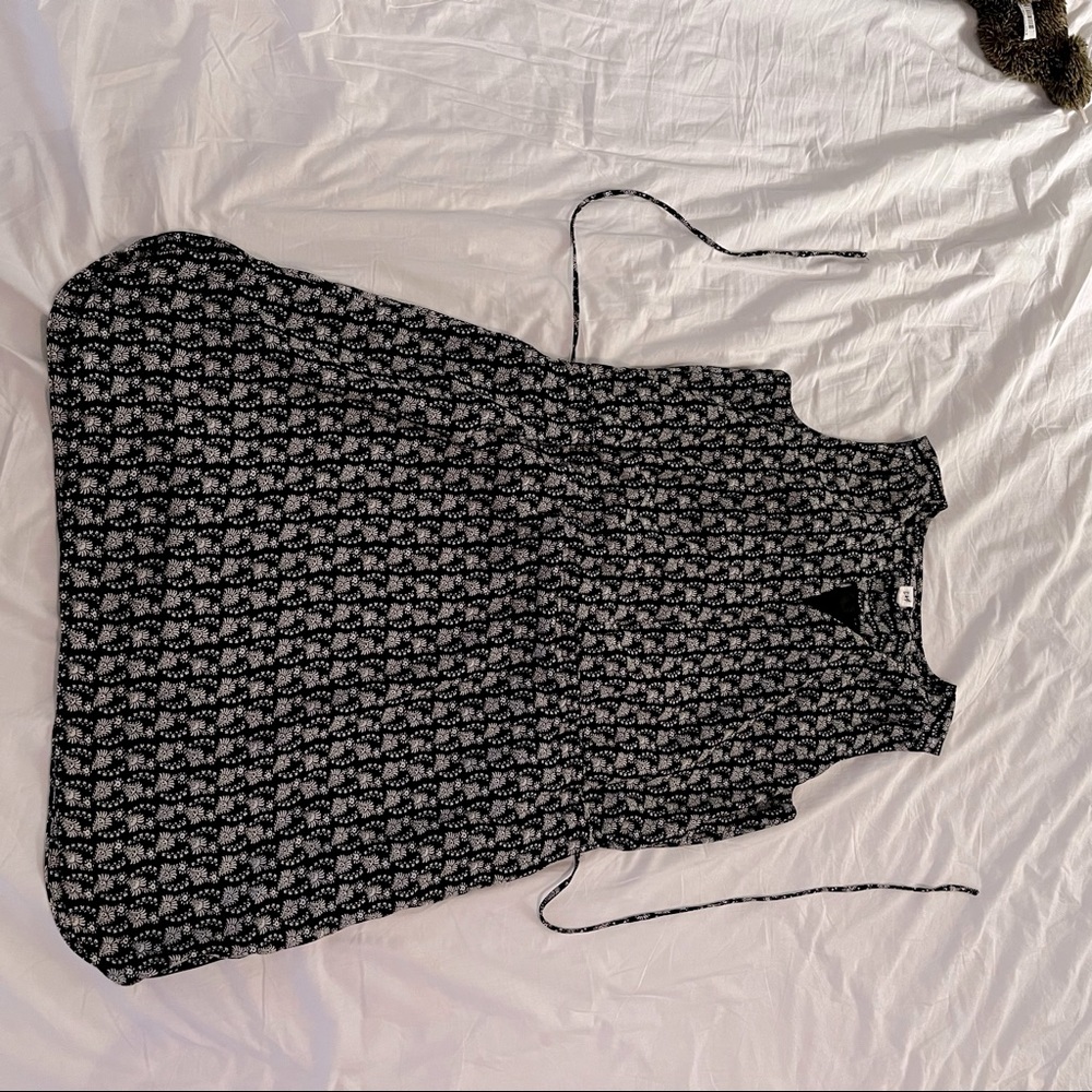 Black knee length pattern dress